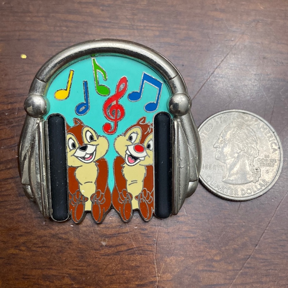 Disney Park Pack - Chip & Dale in Headphones Pin Sept. 2015